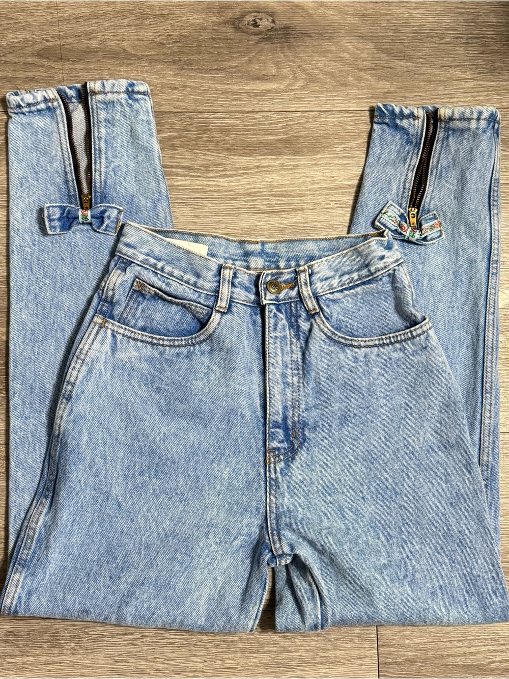 Light Wash Vintage High-Waist 90s 80s Bow Cotton Women’s Size 7 Skinny Jeans